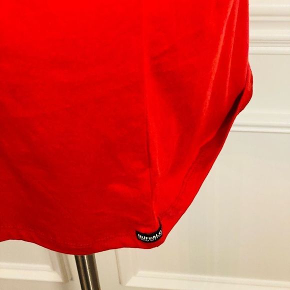 STUNNING! Buffalo David Bitton Sleeve Arandano Rojo Tee(90) - Picture 7 of 11